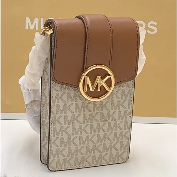 NWT MICHAEL KORS CARMEN SMALL NORTH SOUTH PHONE XBODY VANILLA/BROWN SIGNATURE - Picture 1 of 9